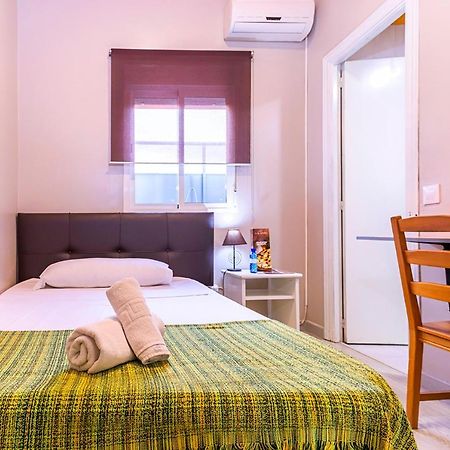 Hostal Ciudad Jardin Малага Екстериор снимка