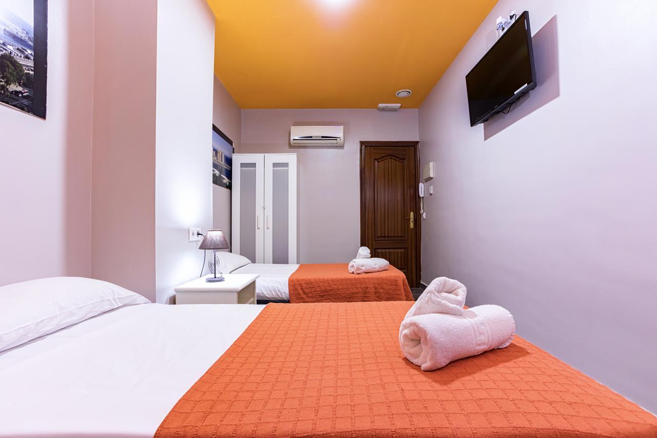 Hostal Ciudad Jardin Малага Екстериор снимка