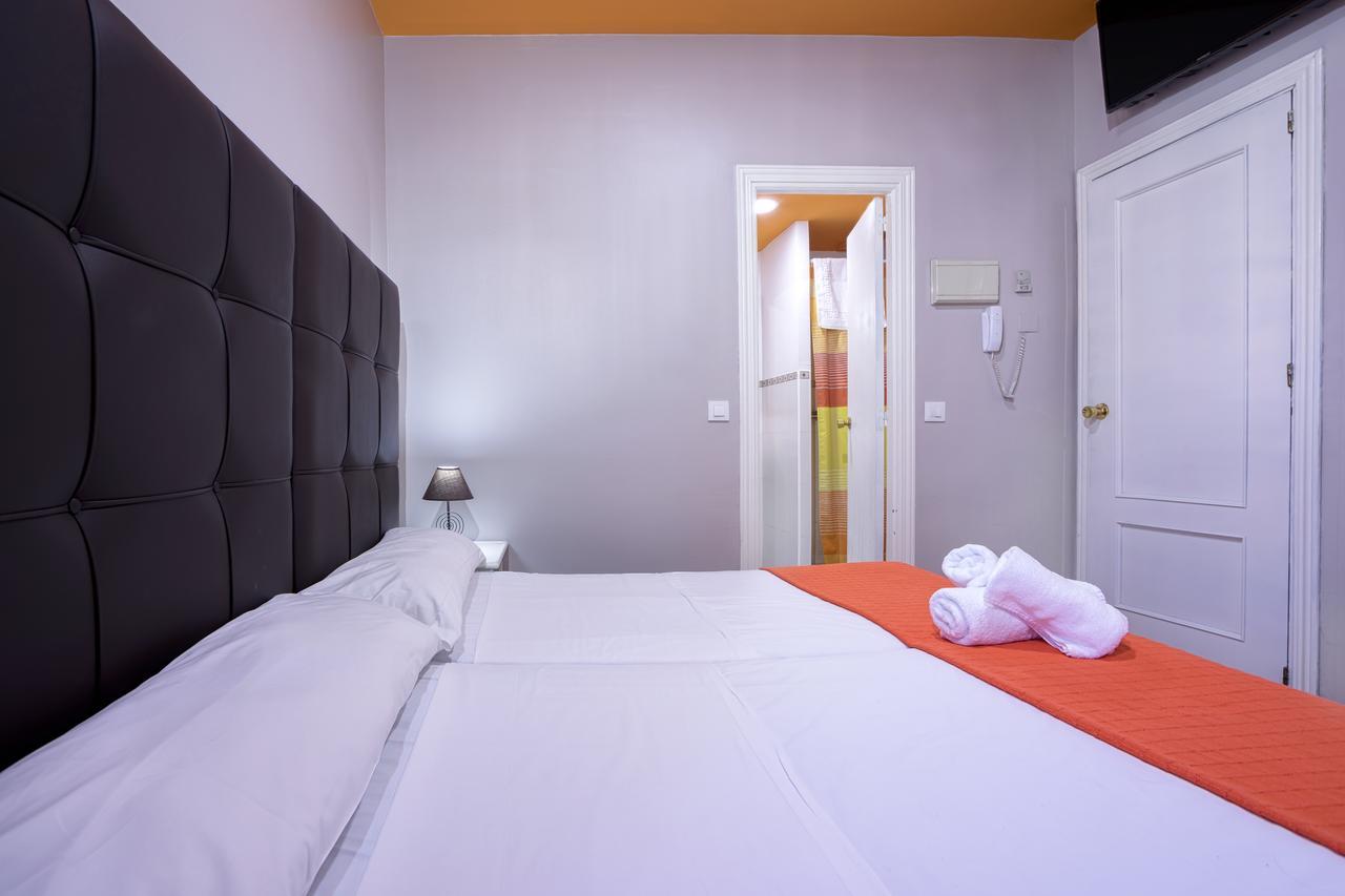 Hostal Ciudad Jardin Малага Екстериор снимка