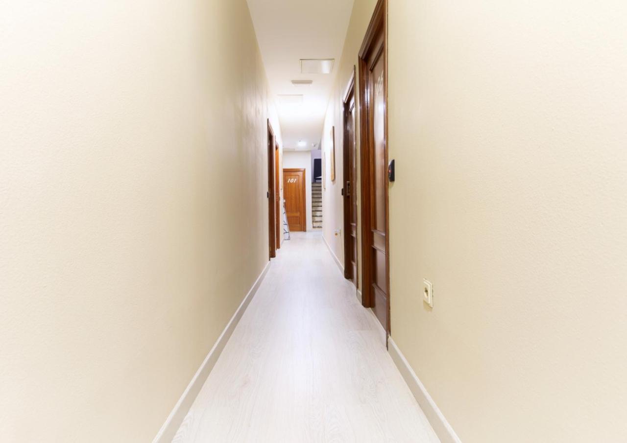 Hostal Ciudad Jardin Малага Екстериор снимка