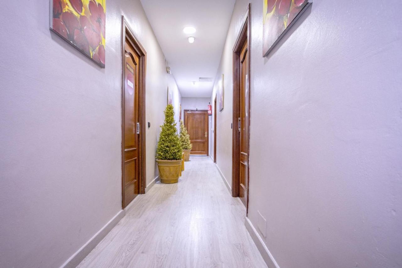 Hostal Ciudad Jardin Малага Екстериор снимка