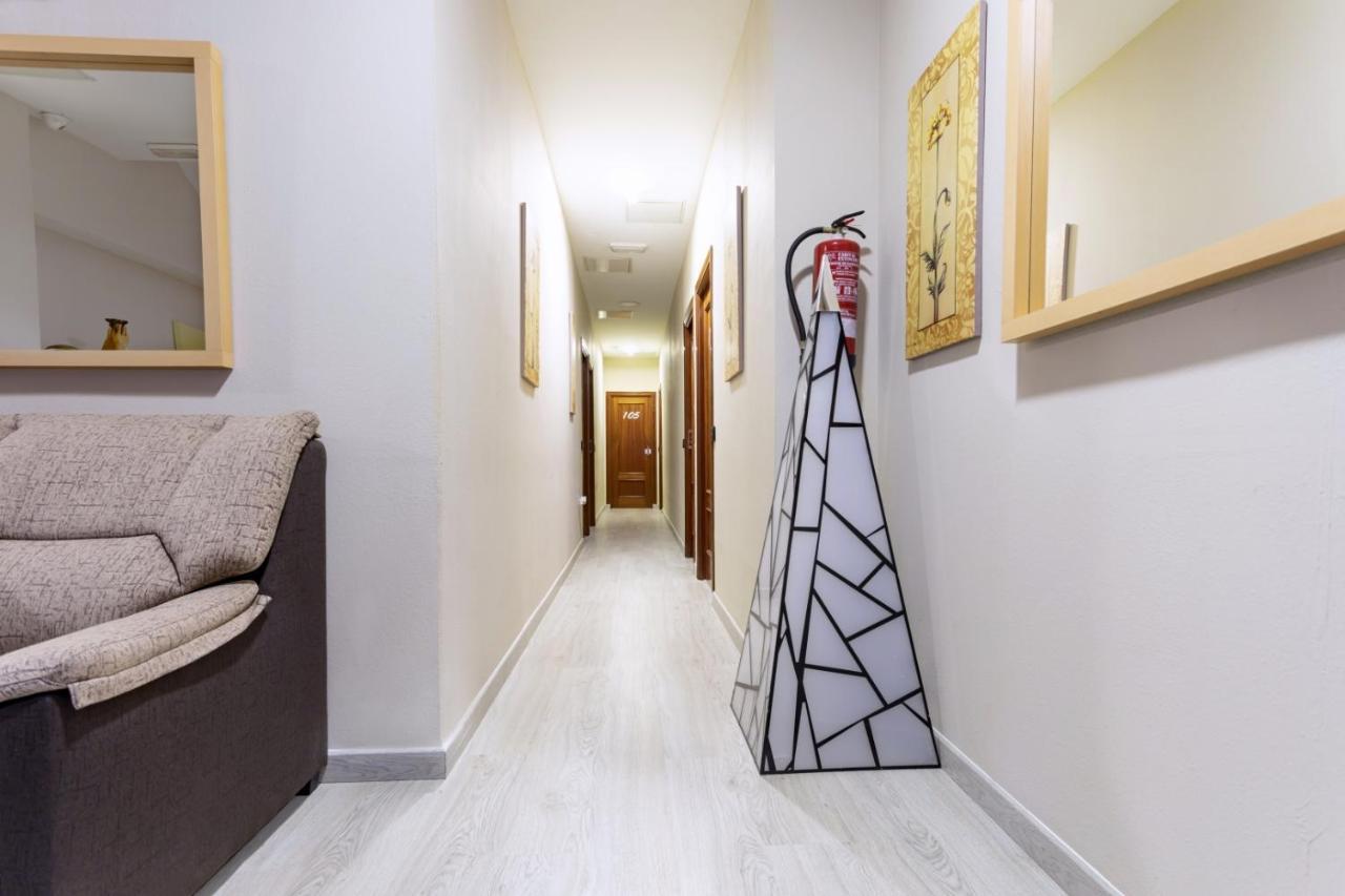 Hostal Ciudad Jardin Малага Екстериор снимка