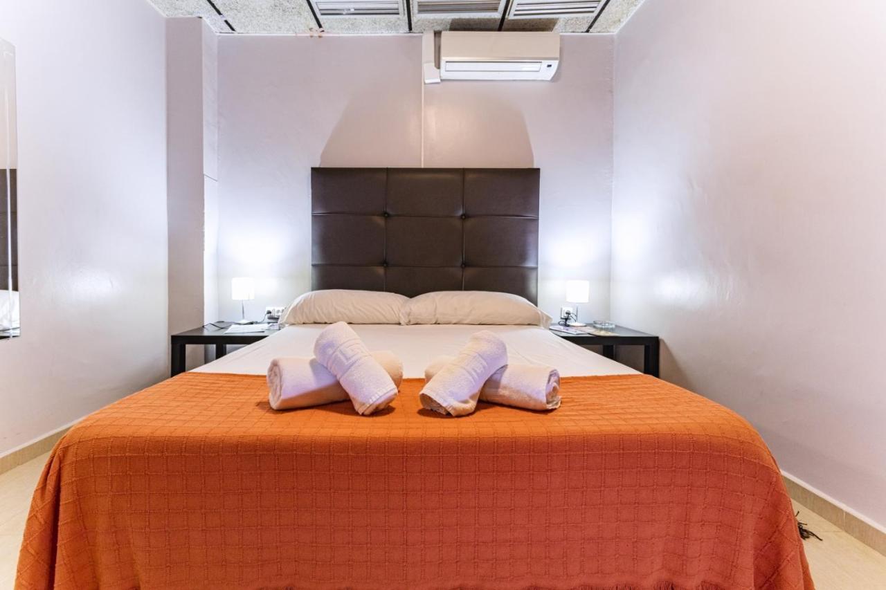 Hostal Ciudad Jardin Малага Екстериор снимка