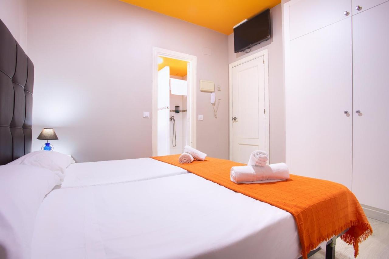 Hostal Ciudad Jardin Малага Екстериор снимка