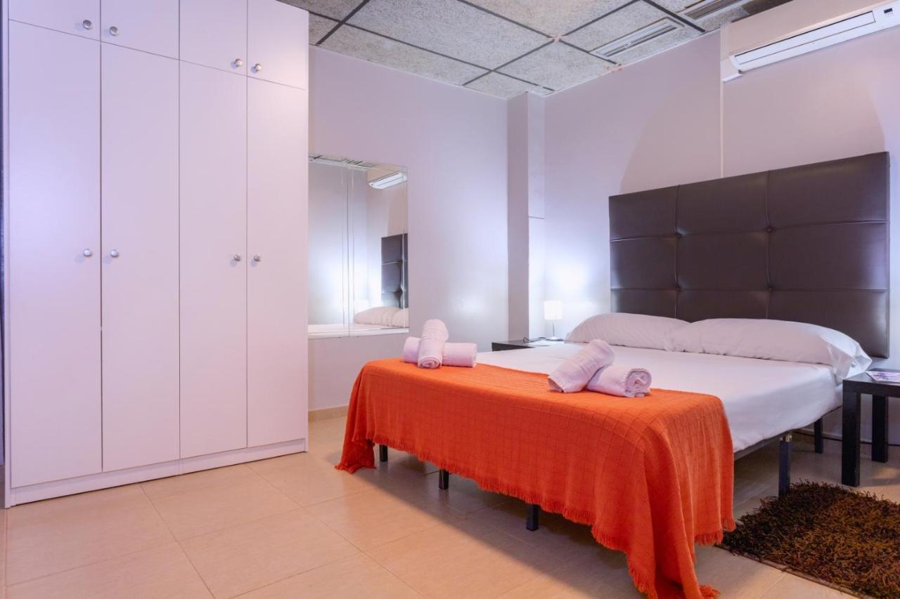 Hostal Ciudad Jardin Малага Екстериор снимка