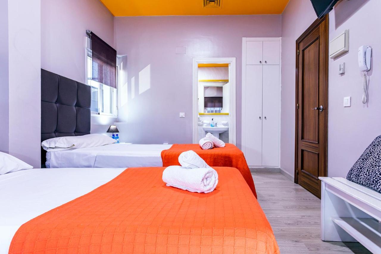 Hostal Ciudad Jardin Малага Екстериор снимка