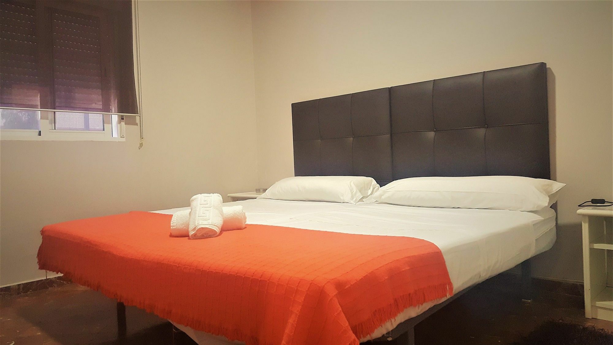 Hostal Ciudad Jardin Малага Екстериор снимка