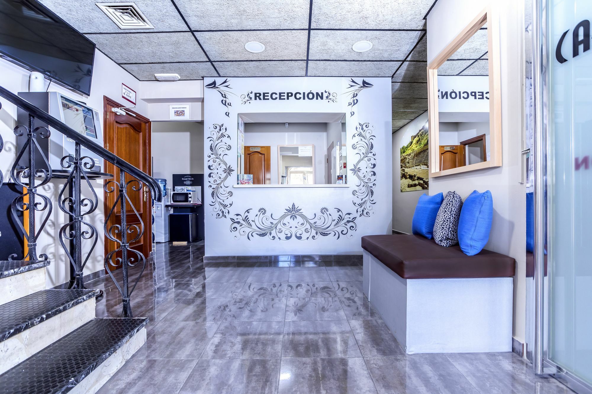 Hostal Ciudad Jardin Малага Екстериор снимка