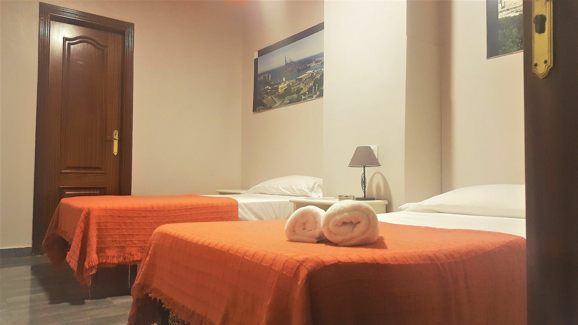 Hostal Ciudad Jardin Малага Екстериор снимка